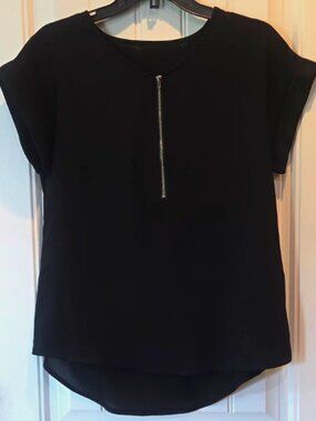 Womens Black Solid V-Neck Zip Front Short Sleeve Lightweight Blouse Size S